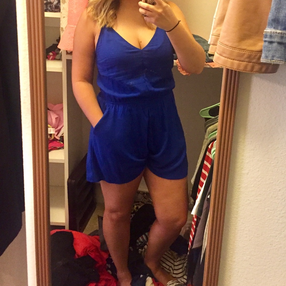 Blue Romper w/ Pockets!!